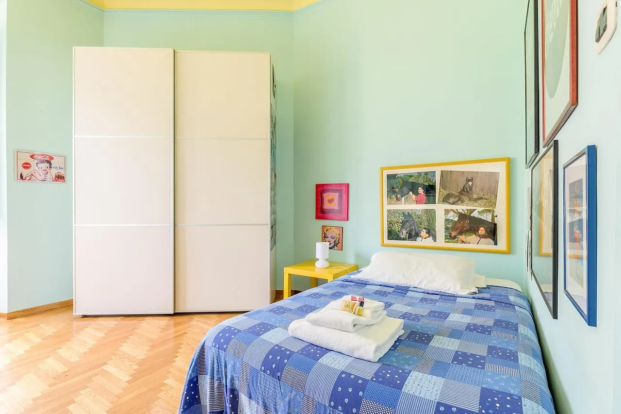 Cesi Large Apartment In Prati ローマ