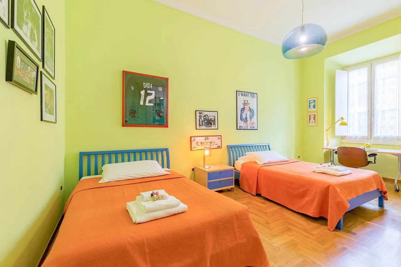 Cesi Large Apartment In Prati Rome 0*,
